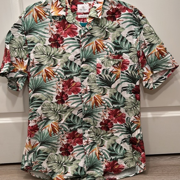 Like New: Serge Blanco short sleeve collared button down cotton large hibiscus - Picture 2 of 9